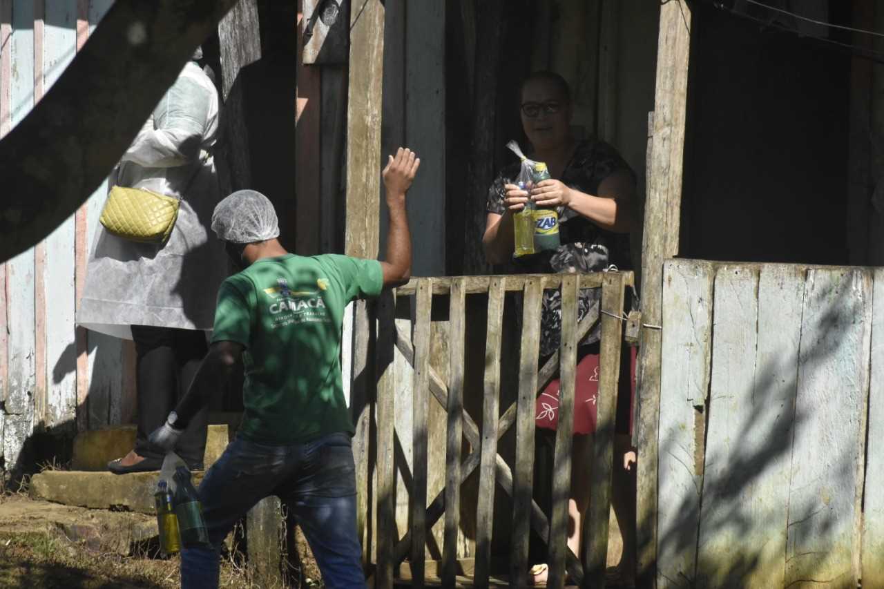 Camacã: Equipe da Secretaria de Assistência Social entrega cesta básica em Novo Itamaraty e Zona Rural